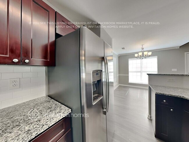 Building Photo - 204 Maywood Path