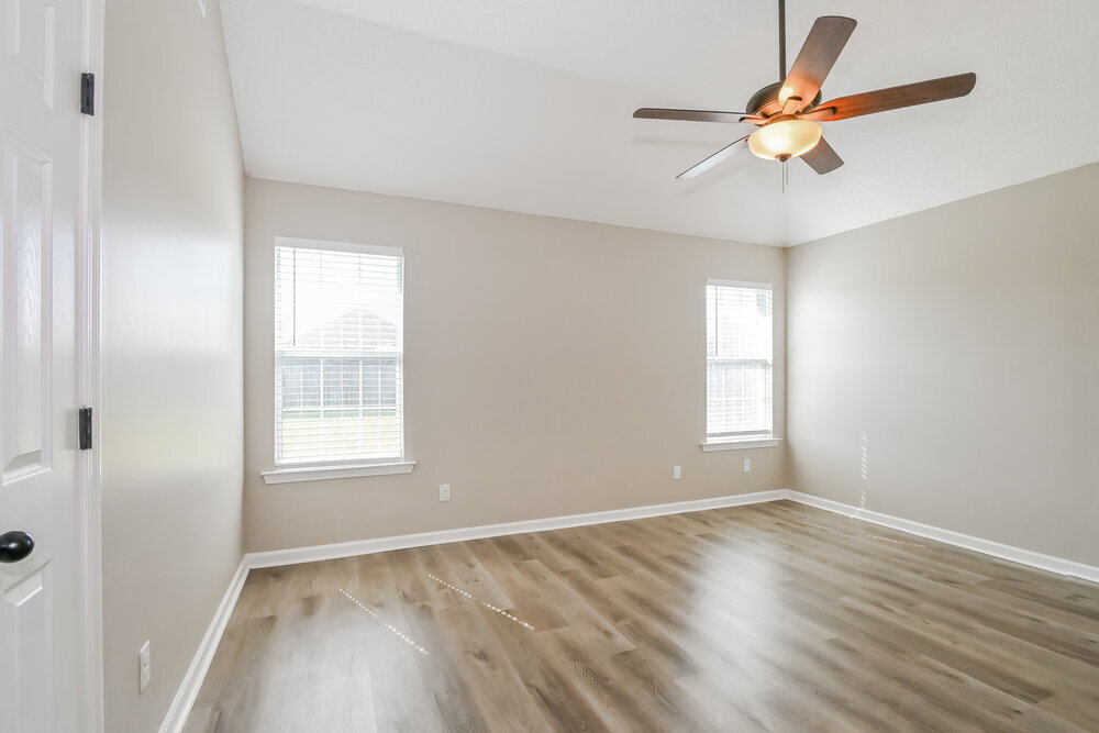 Building Photo - 7895 Ridgedale Dr