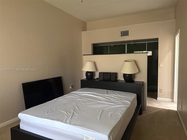 Building Photo - 402 SW 158th Terrace