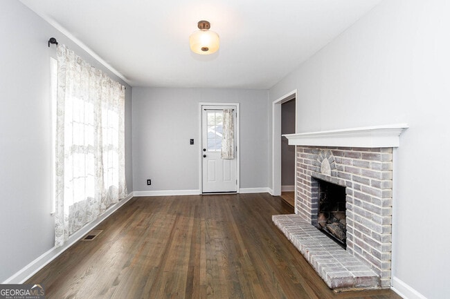 Building Photo - 1275 E Forrest Ave