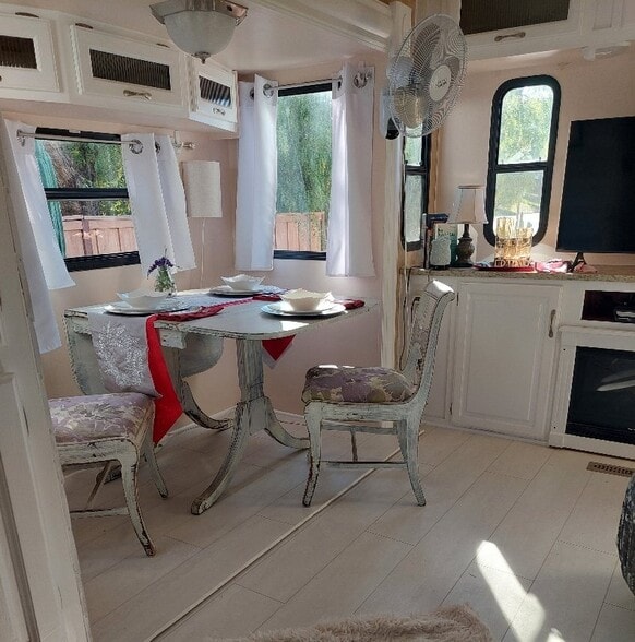 Building Photo - 9204 Old Castle Rd