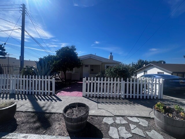 Building Photo - 8109 Ney Ave