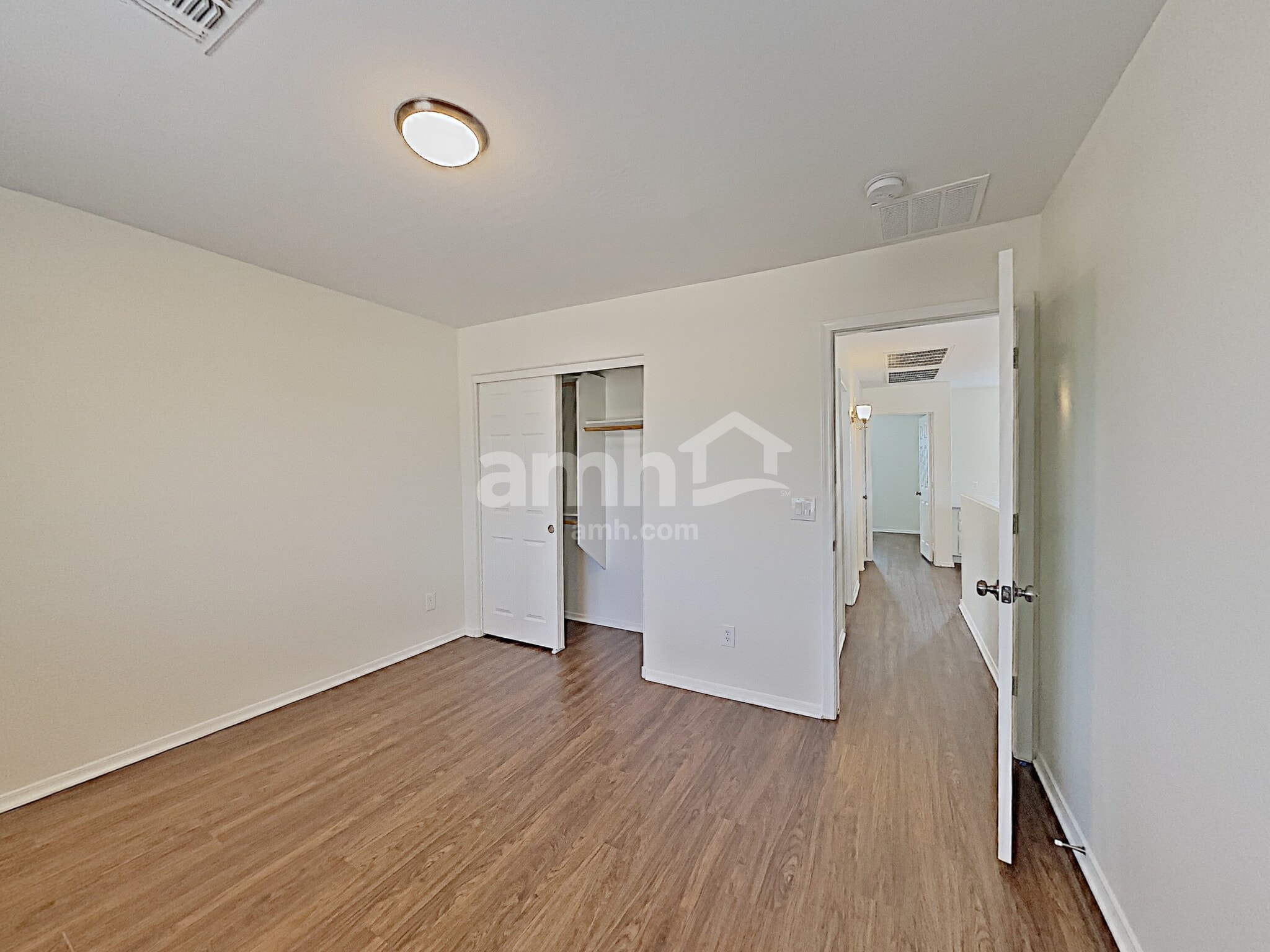 Building Photo - 16194 W Shangri La Rd