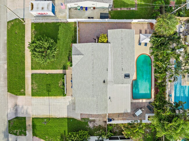 Building Photo - 428 Ebbtide Dr