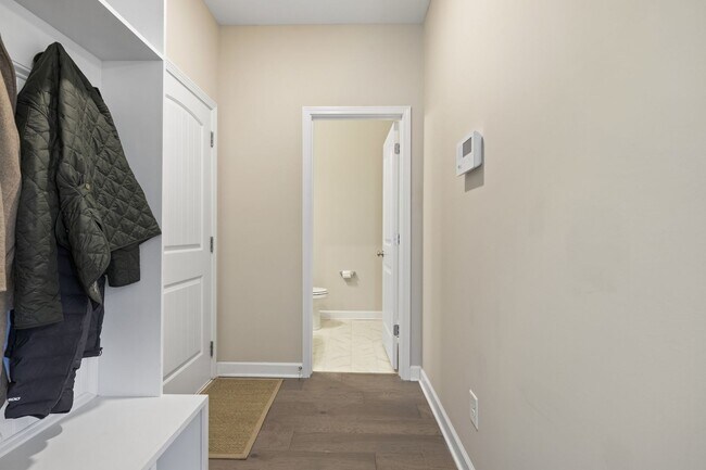 Building Photo - Elegant Home in Oyster Landing