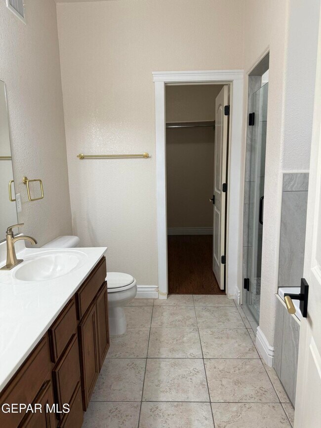 Building Photo - 3737 Tierra Campa Dr