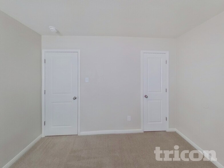 Building Photo - 15676 Del Norte Dr