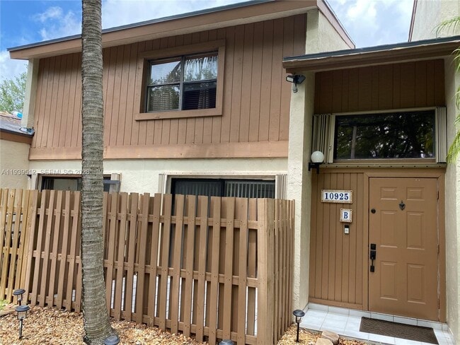 Building Photo - 10925 SW 113th Pl