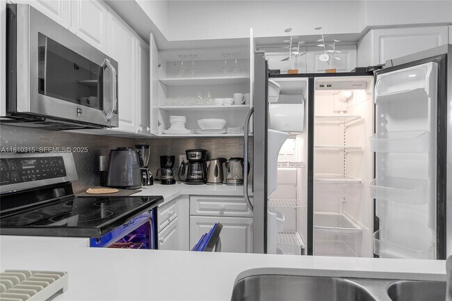 Building Photo - 19901 E Country Club Dr