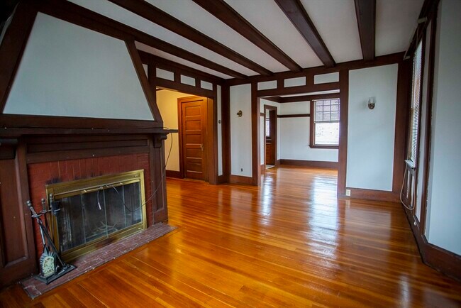 Building Photo - 2 Bryant St