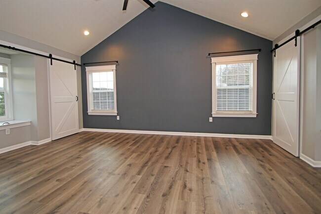 Building Photo - 3205 Oak Ridge Rd