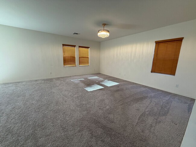 Building Photo - Spacious 5 bed 4.5 bath home in Florence, AZ!