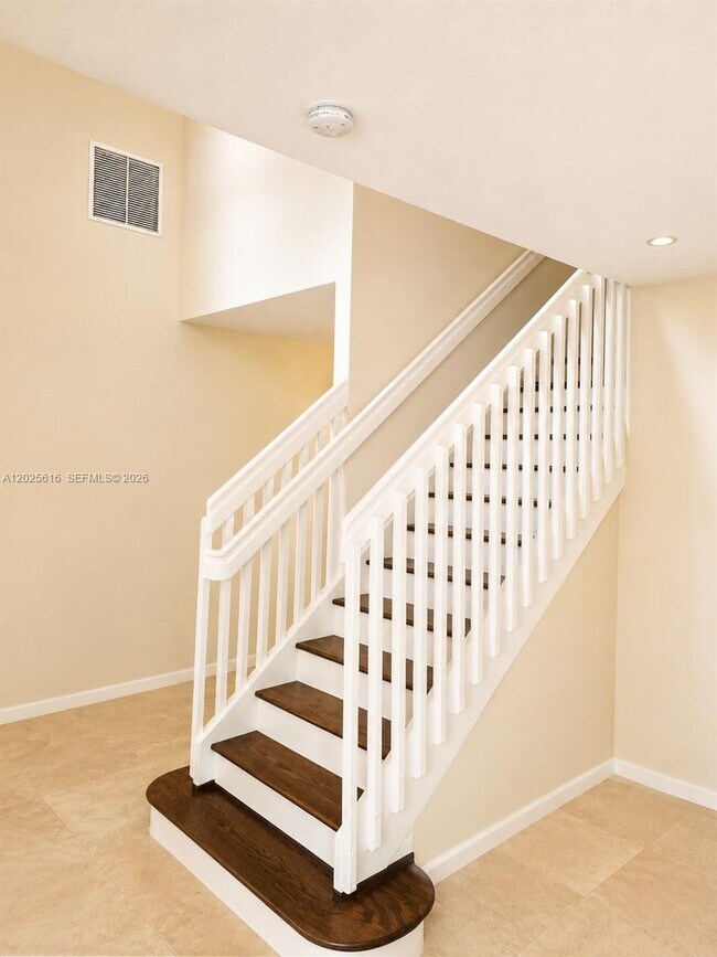Building Photo - 1319 Croton Ct