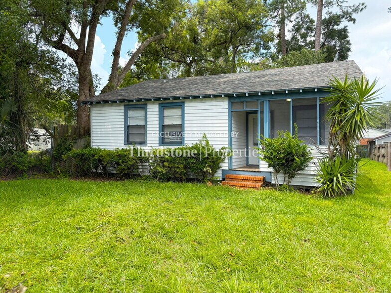 Building Photo - 4833 Kingsbury St