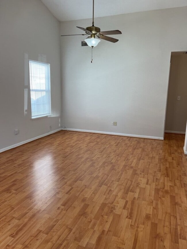 Building Photo - 115 Lancashire Rd