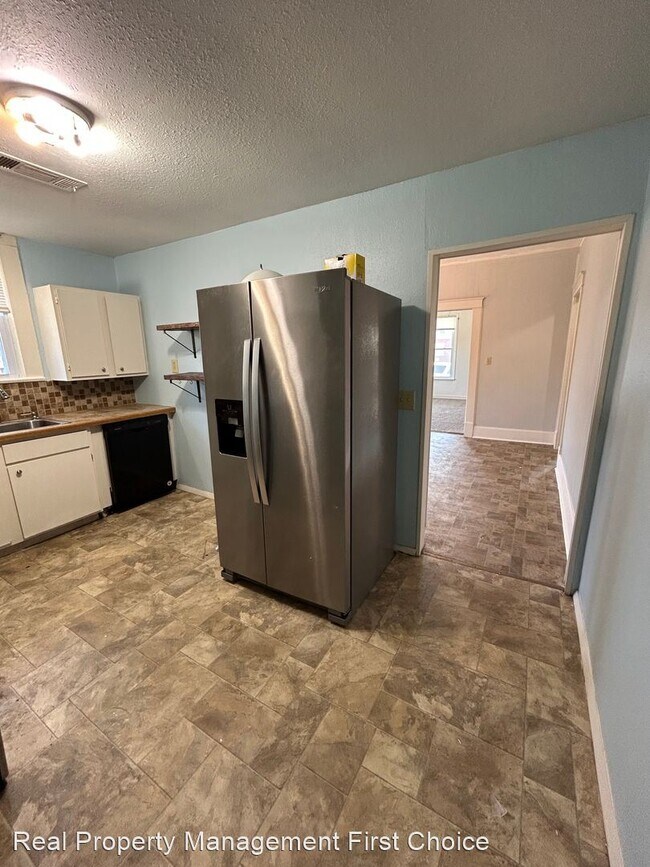 Building Photo - 2 br, 1.5 bath House - 905 N 48th Street