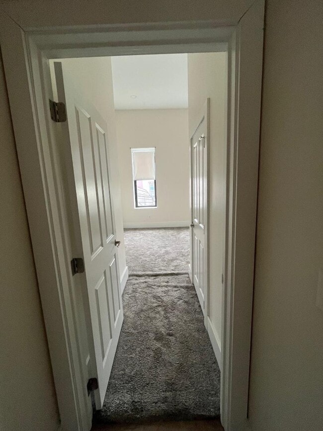 Building Photo - 206 N Main St