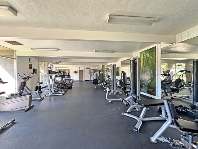 Building Photo - 1BD/1BA Condo in Point Loma Heights w/ Res...