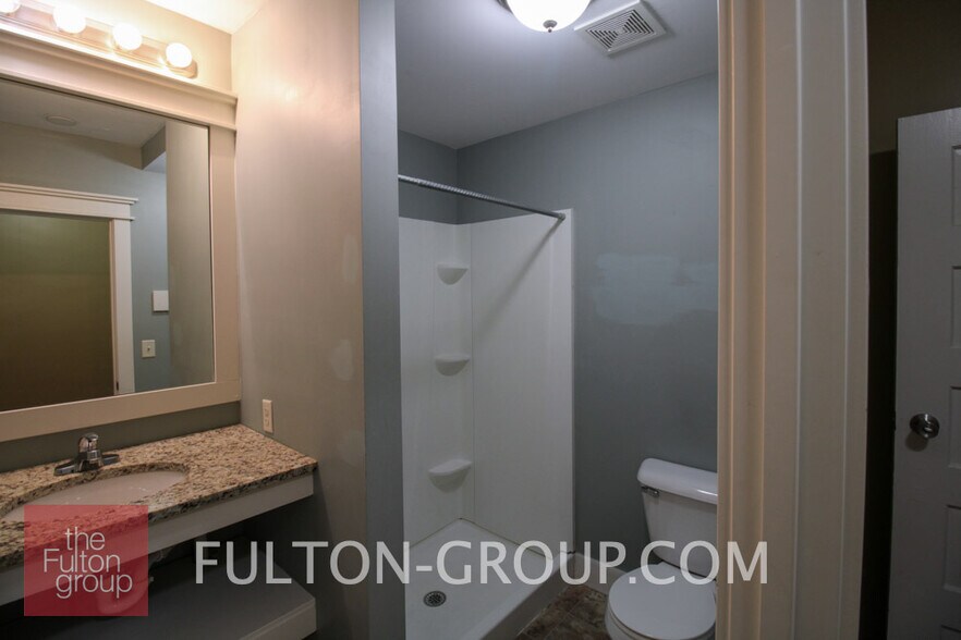 Building Photo - 113 Dwight Ave SE