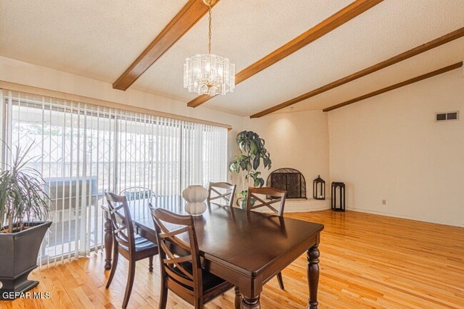 Building Photo - 2425 Anise Dr