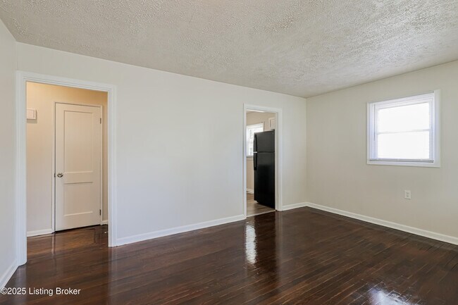Building Photo - 908 Loretto Ave