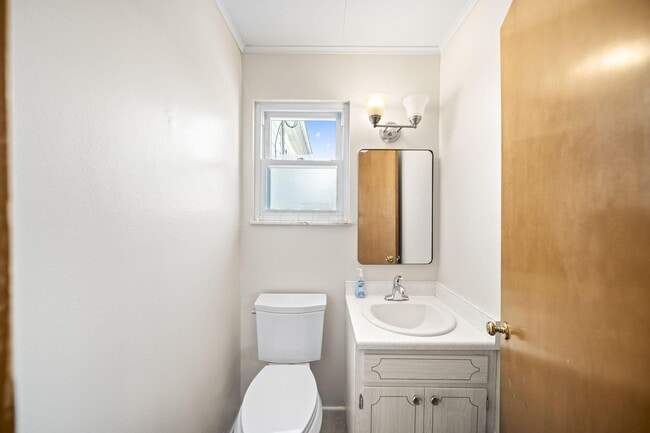 Building Photo - 1565 Garywood Ave