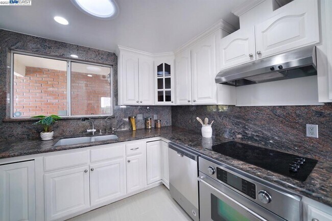 Building Photo - SERENE SYLVAN SANCTUARY - 4 Bed/2 Bath Home w/Private Pool - FREMONT