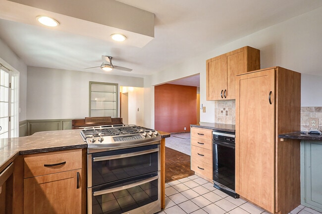 Building Photo - 1320 54th St SE