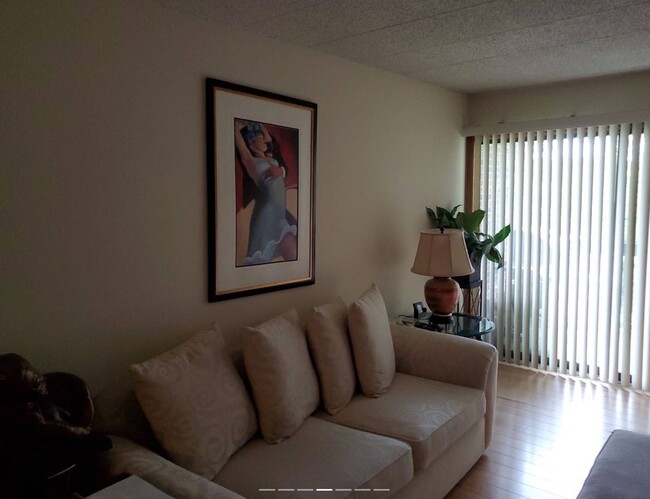 Building Photo - 2 Bedrooms, 2 Bathrooms and Plenty of Amen...