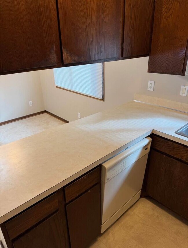 Building Photo - 2245 N Cedar Ave