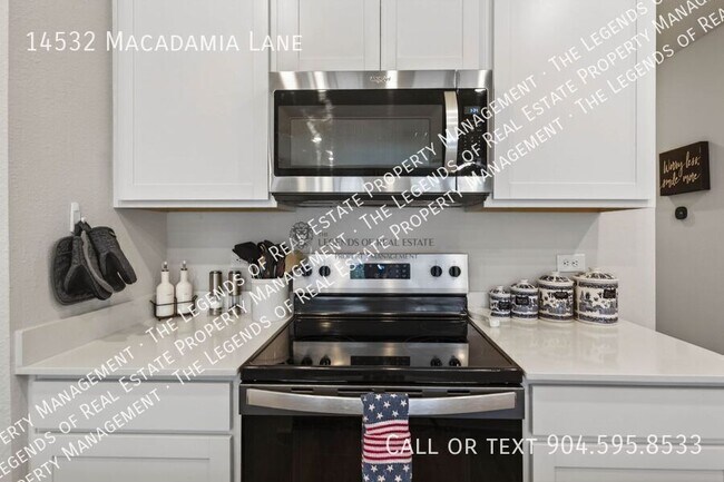 Building Photo - 14532 Macadamia Ln