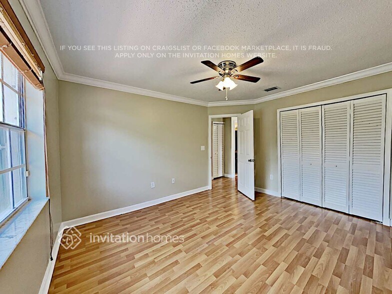 Building Photo - 15250 SW 51st St