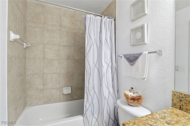 Building Photo - 8560 Violeta St