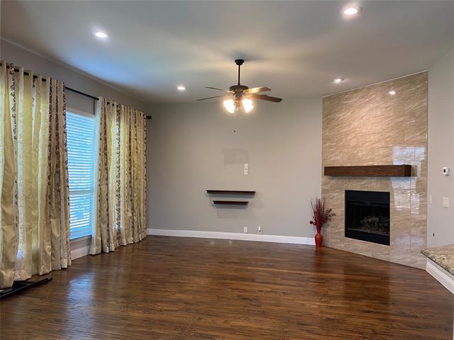 Building Photo - 2425 Lynbridge Dr