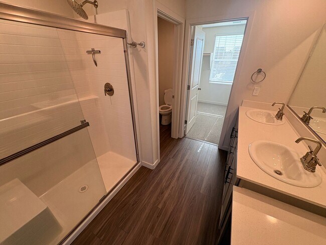 Building Photo - Beautiful Home for rent in Hanford, Ca