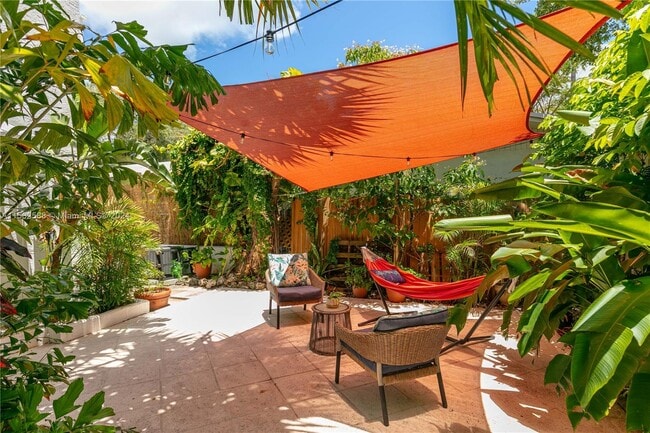 Building Photo - 18 NE 42nd St