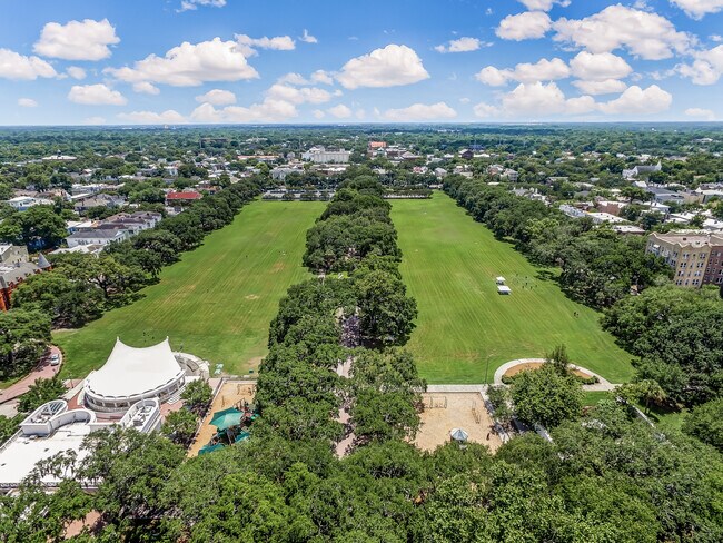 Building Photo - Savannah