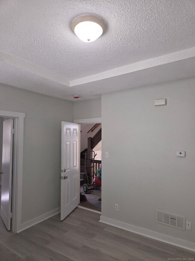 Building Photo - 43 Gilbert Ave