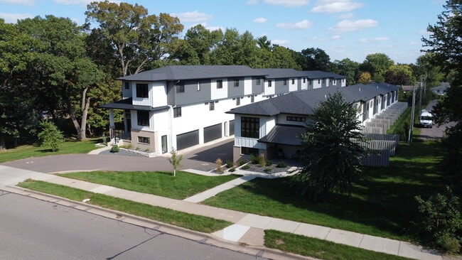 Building Photo - 3217 Fairfax St