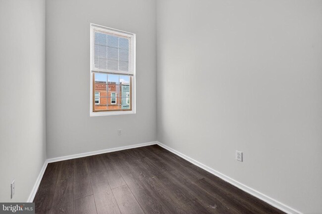 Building Photo - 1918 W Diamond St