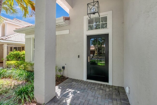 Building Photo - 1050 Delray Lakes Dr