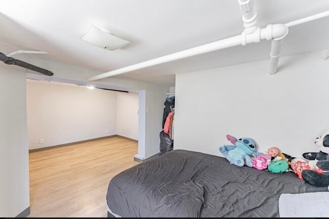 Building Photo - 6241 S Troy St