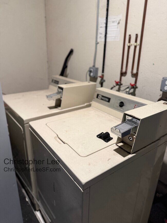 Primary Photo - 777 5th Ave