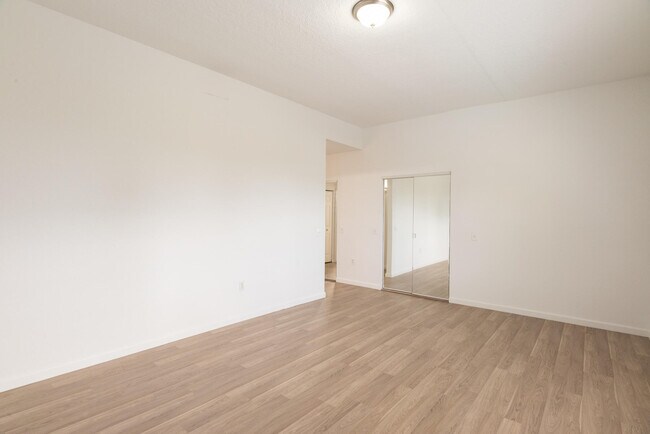 Building Photo - 1650 Presidential Way