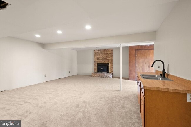 Building Photo - 13814 Leighfield St