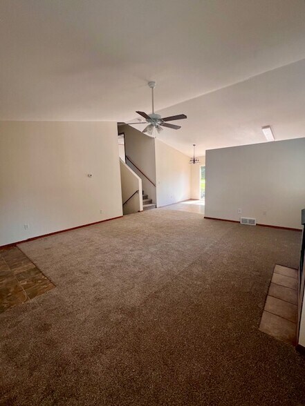 Building Photo - 404 Emerald Ct