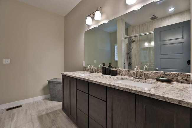 Building Photo - Gorgeous 3 Bedroom Home in Edwardsville