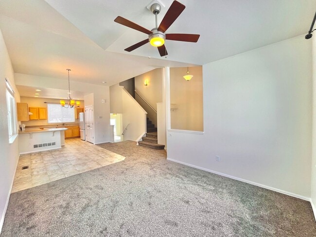 Building Photo - Spacious 3 Bedroom, 2.5 Bathroom Just South of Loveland