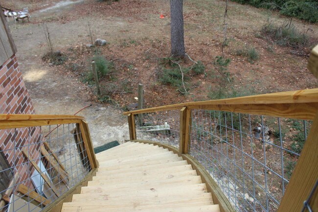 Building Photo - 283 Sadler Family Rd
