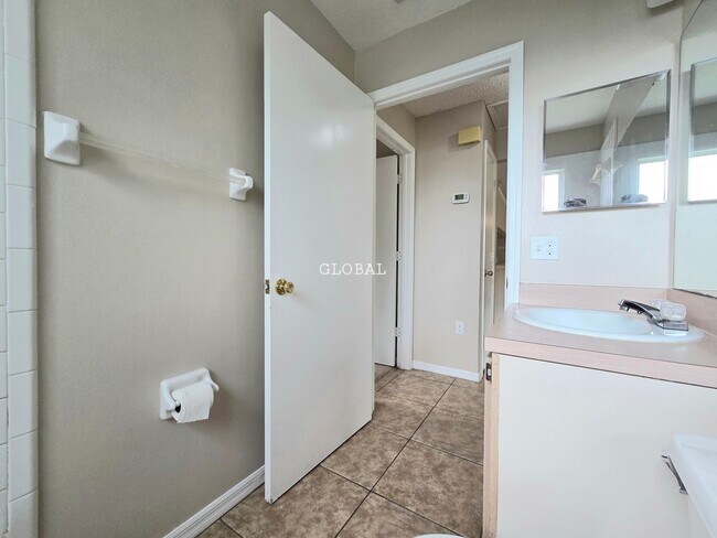 Building Photo - Charming 3-Bedroom Home for Rent within So...